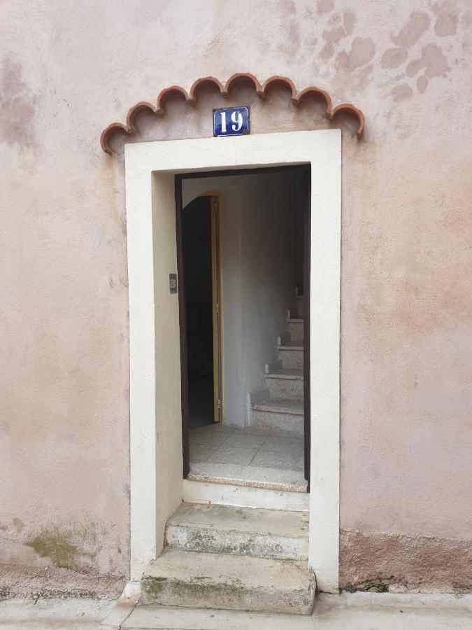 Rue Du Vieux Chateau - Beau F2 芒通 外观 照片